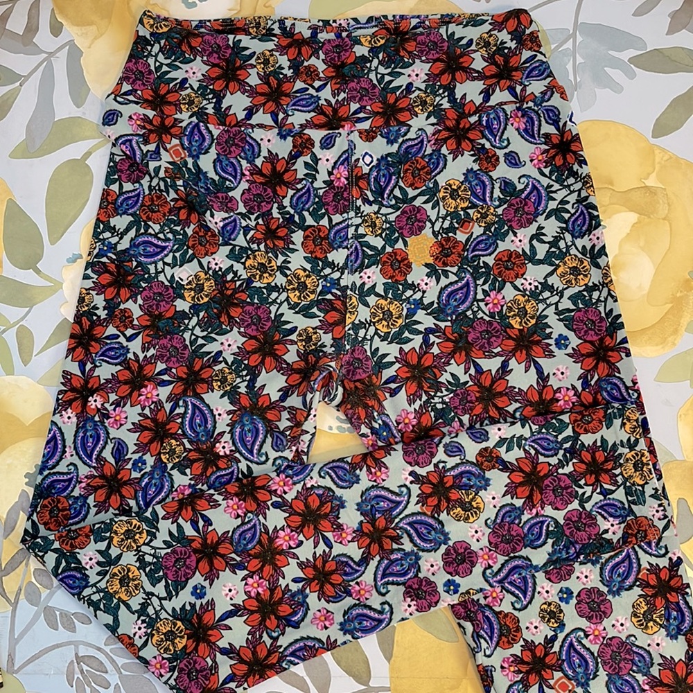 🔥 SALE LULAROE Paisley Blue Floral Leggings | One Size